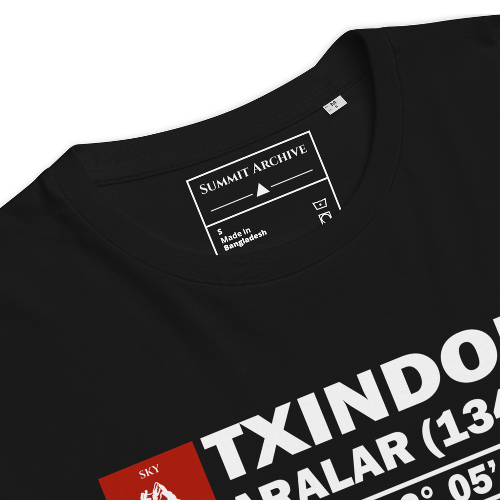 Txindoki / Larrunarri - camiseta Negro, detalle de producto y etiqueta interior